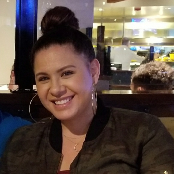 Meet your Posher, Holly - Picture 1 of 1